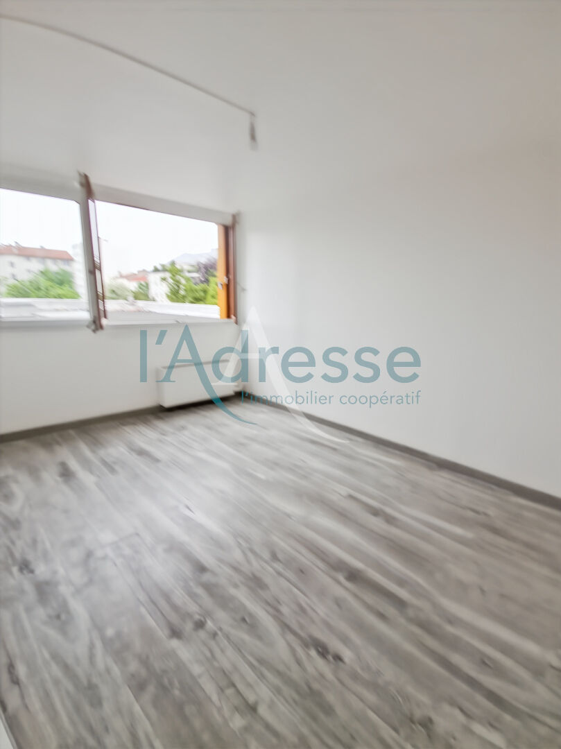 Agence immobilière de L'Adresse  SURESNES IMMOBILIER - L'ADRESSE SURESNES IMMOBILIER