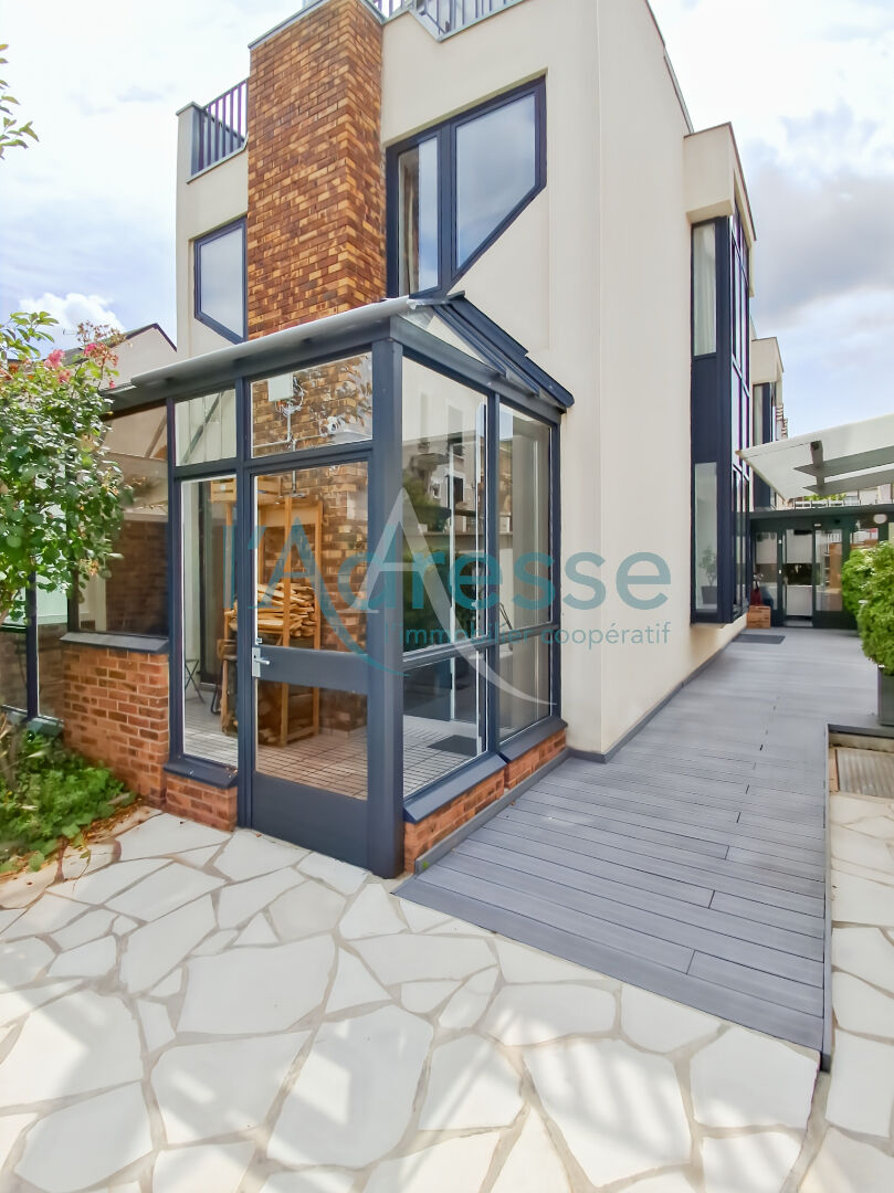 Agence immobilière de L'Adresse  SURESNES IMMOBILIER - L'ADRESSE SURESNES IMMOBILIER
