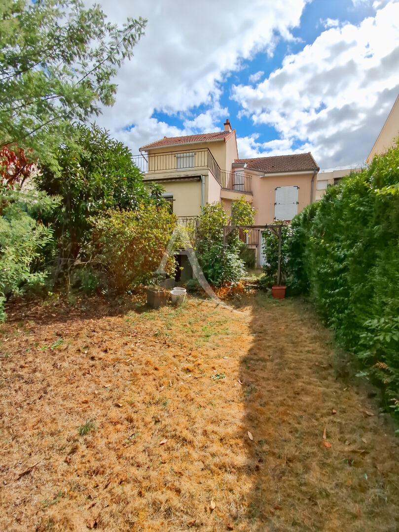 Agence immobilière de L'Adresse  SURESNES IMMOBILIER - L'ADRESSE SURESNES IMMOBILIER