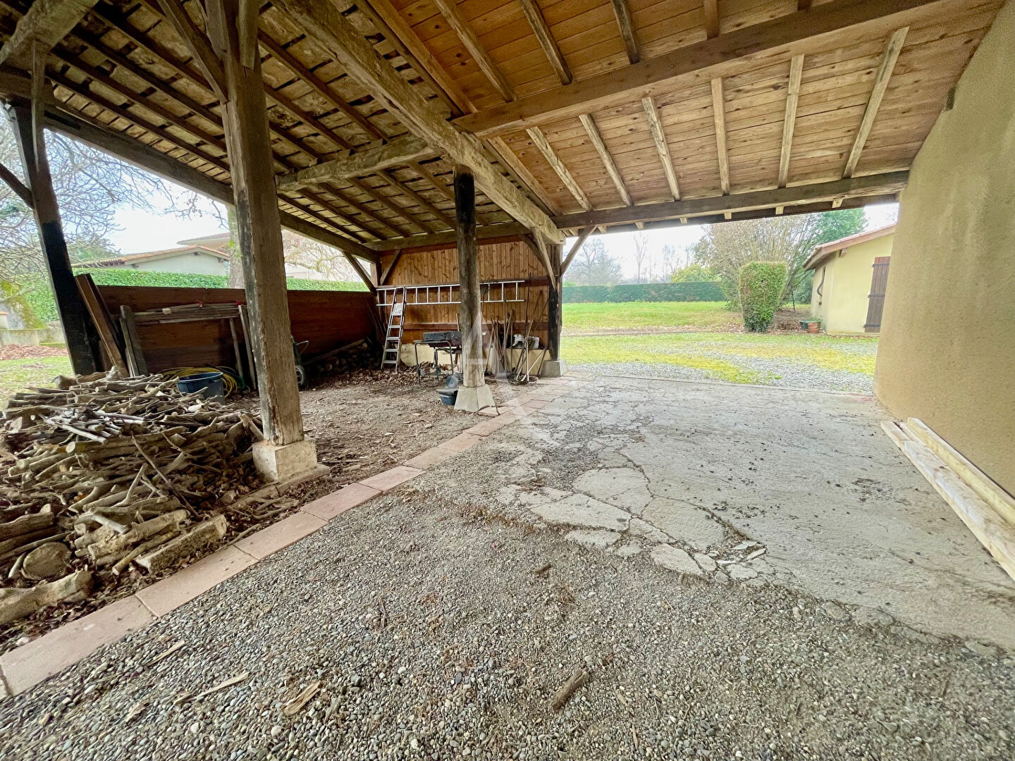 Photo Maison L Isle Jourdain 7 pièce(s) 146 m² avec 2 garages, terrain de 2940 m² image 6/6