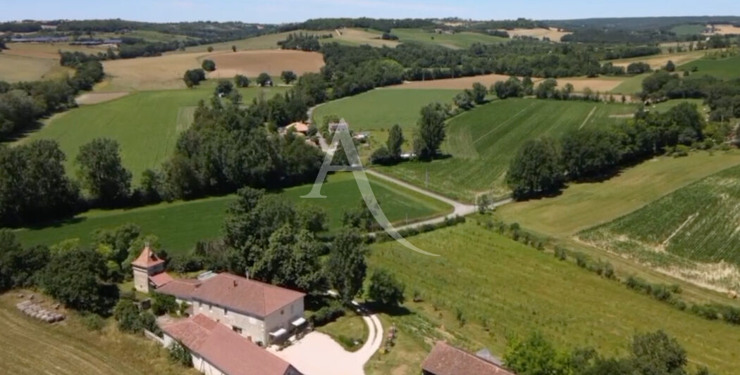 Domaine à Puylaroque 13 pièces, des terres et des bâtiments en pierre !