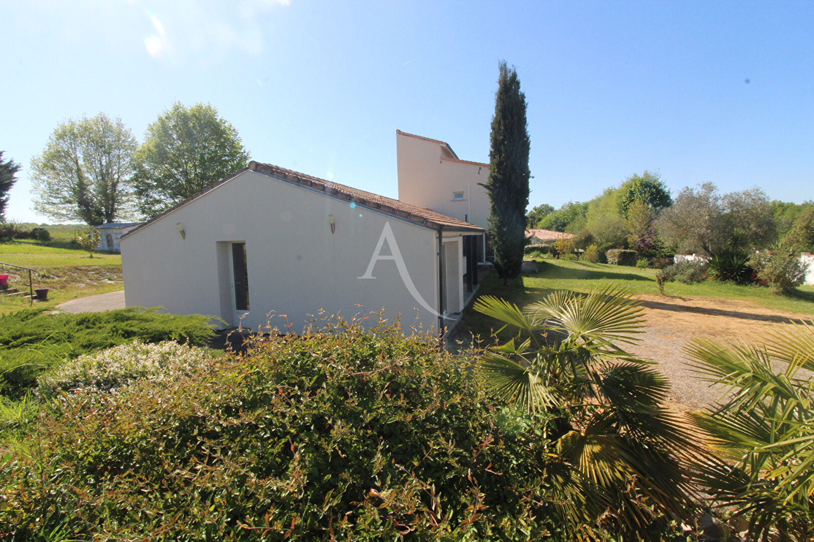 Photo Maison Vaissac 7 pièce(s) 212 m2 image 2/6