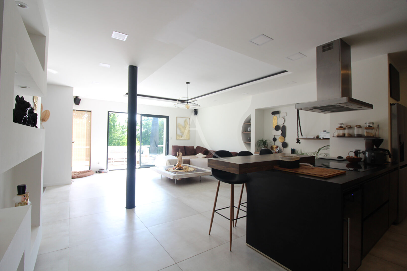 Photo MAISON SAINT MARTIAL T5/6 - QUARTIER PRIVILEGIE image 2/6