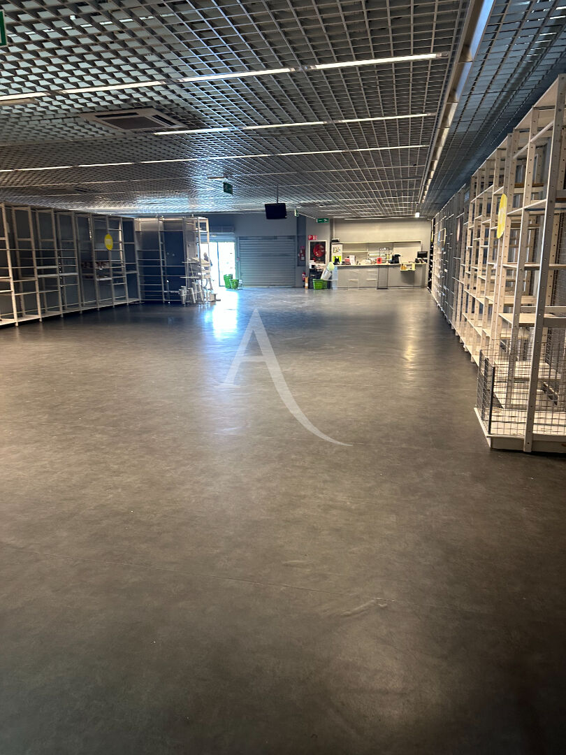 Photo Local commercial Montauban 623 m2 image 3/6