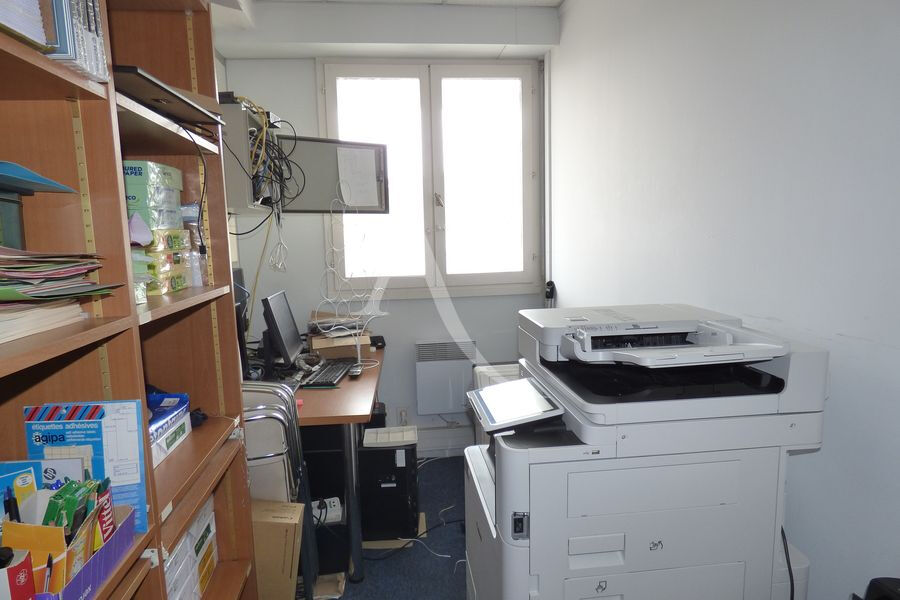 Photo Saint Jean de Luz - Centre - Local professionnel d'environ 120 m² avec ascenseur image 6/6