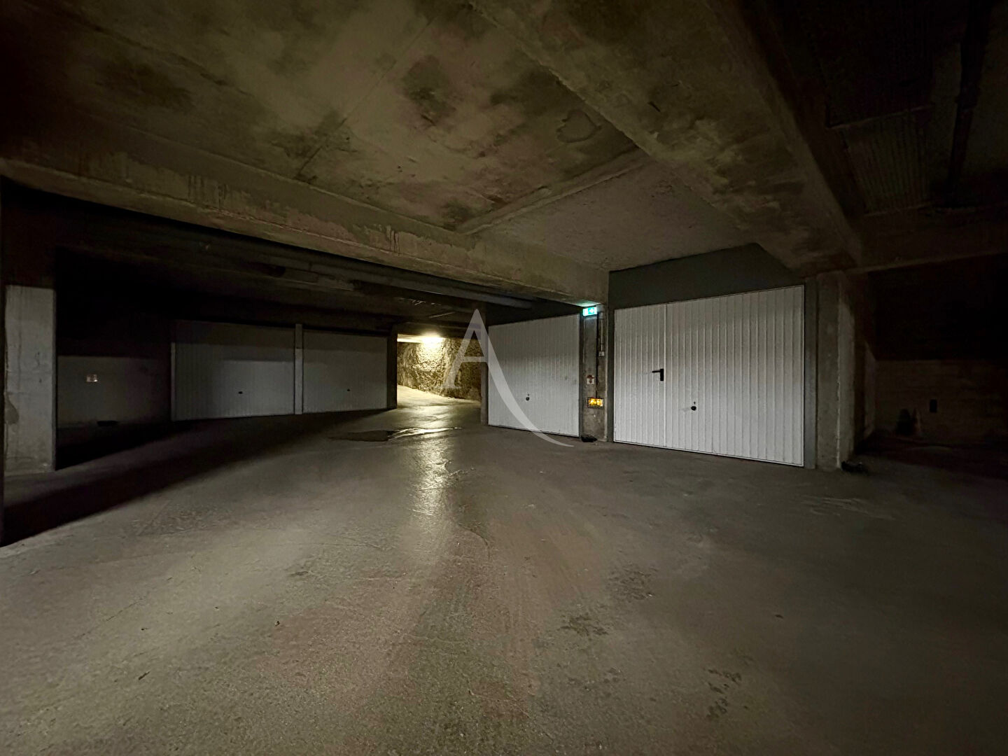 Photo Parking / box Gif Sur Yvette 11.75 m2 image 2/2