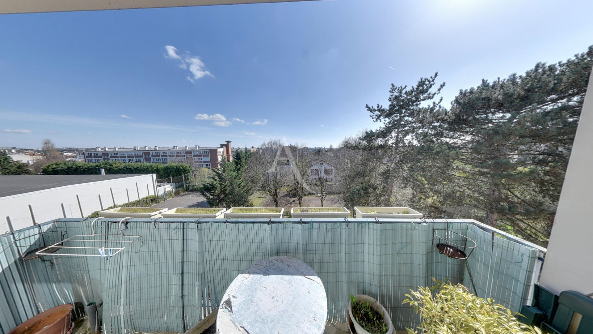 Appartement Le Perreux Sur Marne 3 pièces plein SUD cave et parking