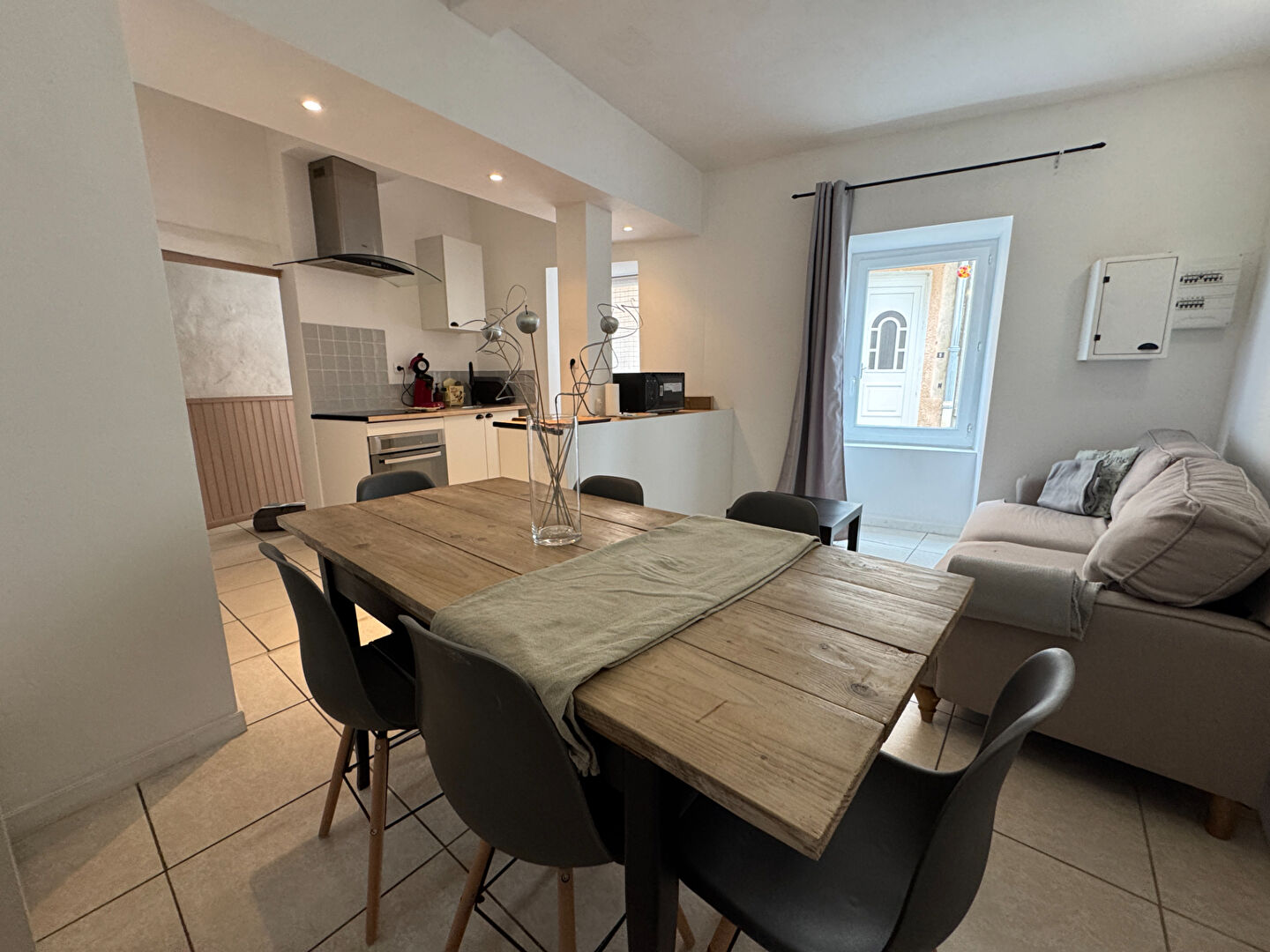 Photo Pieusse - Maison rénovée avec double potentiel ! image 2/6