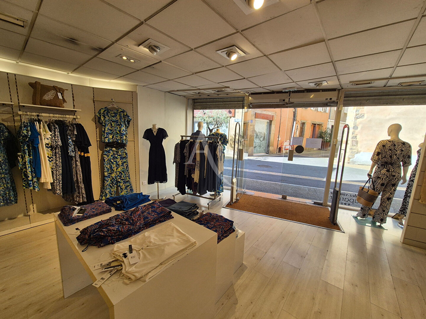 LIMOUX LOCAL COMMERCIAL DE 135 M²