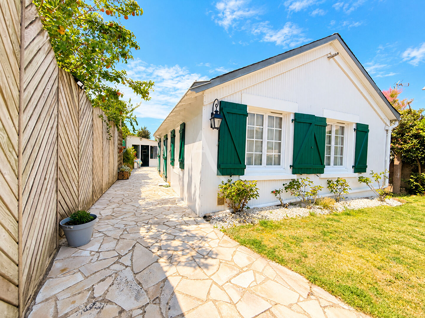 Agence immobilière de L'ADRESSE  IMMO 2000 - L'ADRESSE IMMO 2000 Transaction