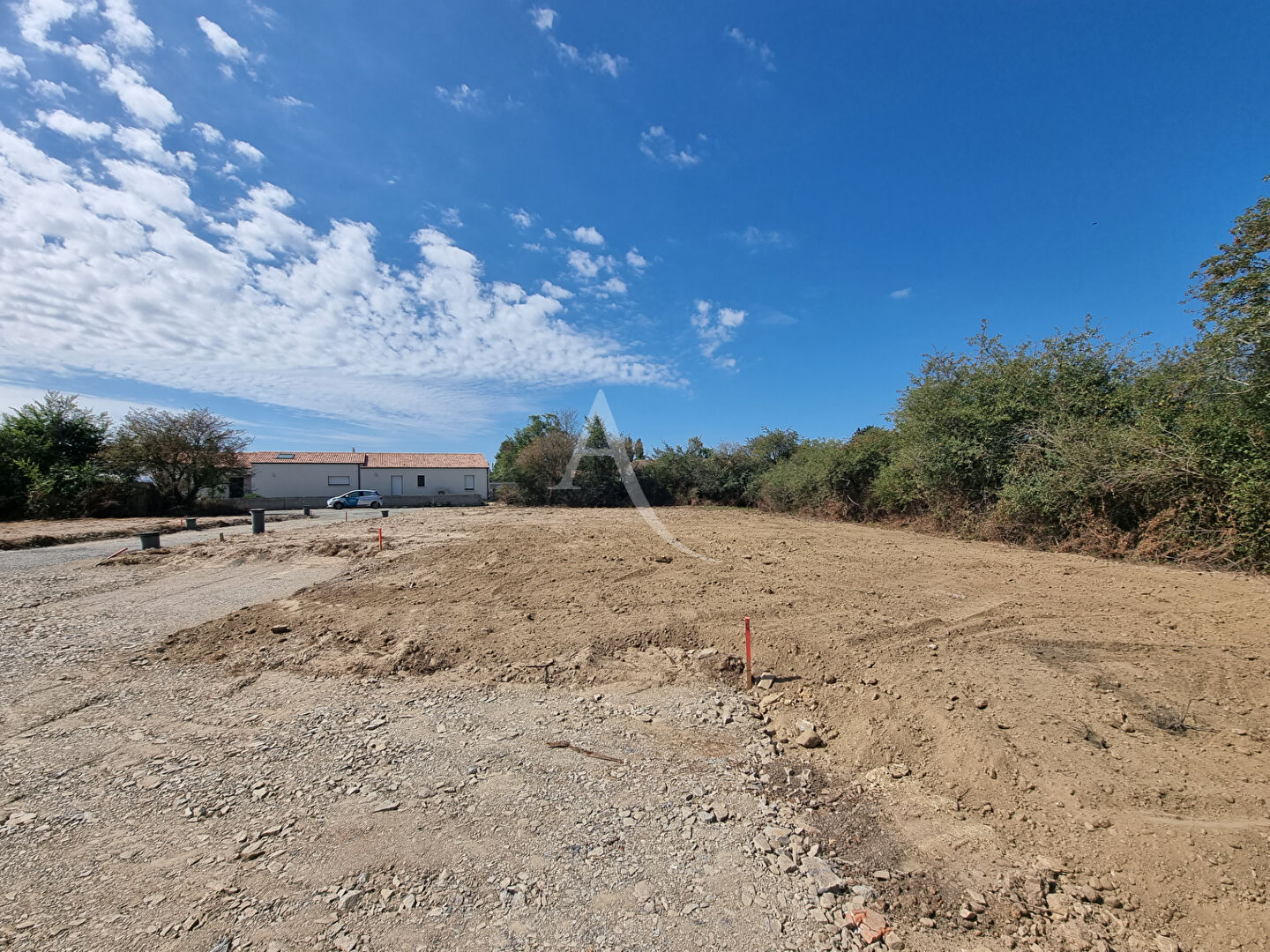 Photo Terrain LE FENOUILLER proche commerces 359 m2 image 3/3