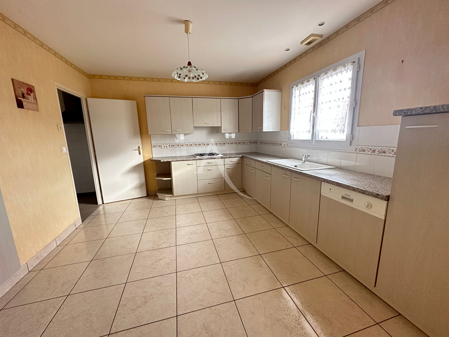 Agence immobilière de SARL L'IMMOBILIERE 2000