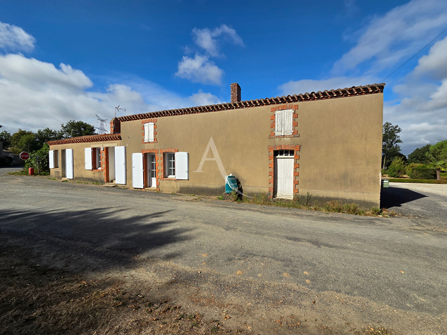 Agence immobilière de SARL L'IMMOBILIERE 2000
