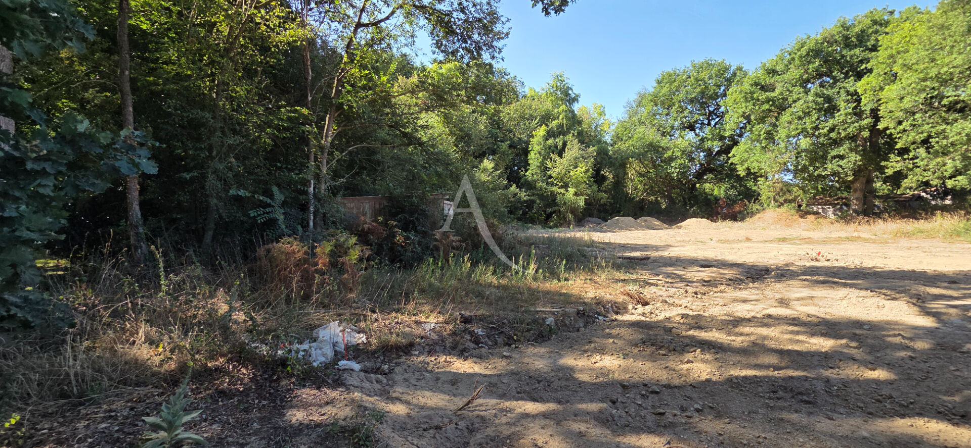 Terrain constructible à Saint Hilaire De Riez 1453 m2