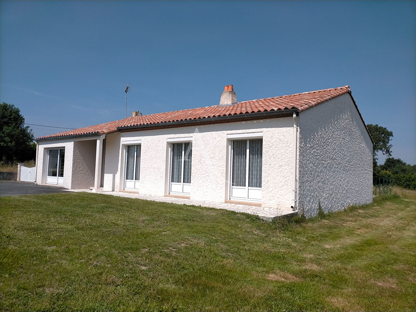 Agence immobilière de SARL L'IMMOBILIERE 2000