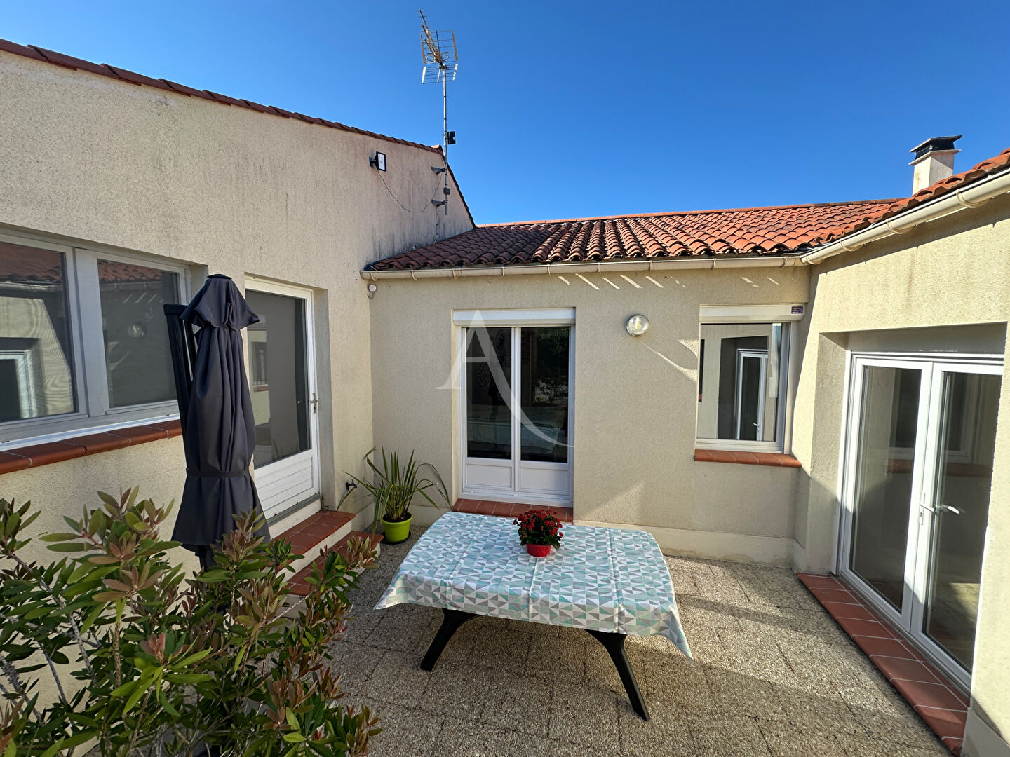 Agence immobilière de SARL L'IMMOBILIERE 2000