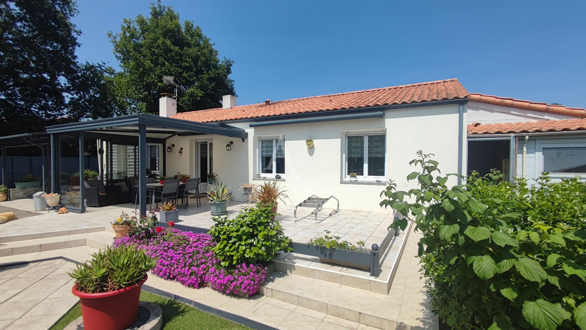 Agence immobilière de SARL L'IMMOBILIERE 2000