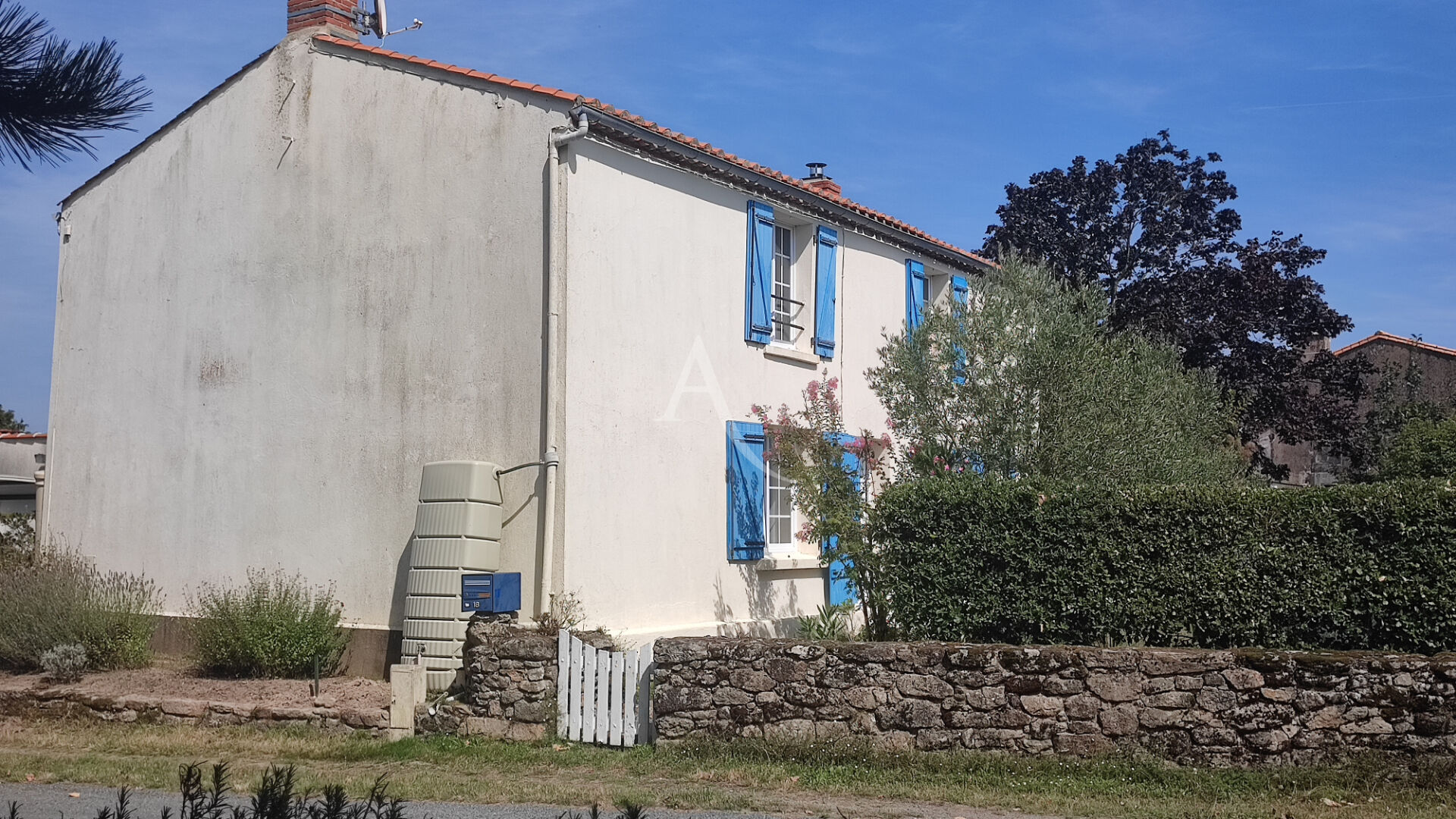 Agence immobilière de SARL L'IMMOBILIERE 2000