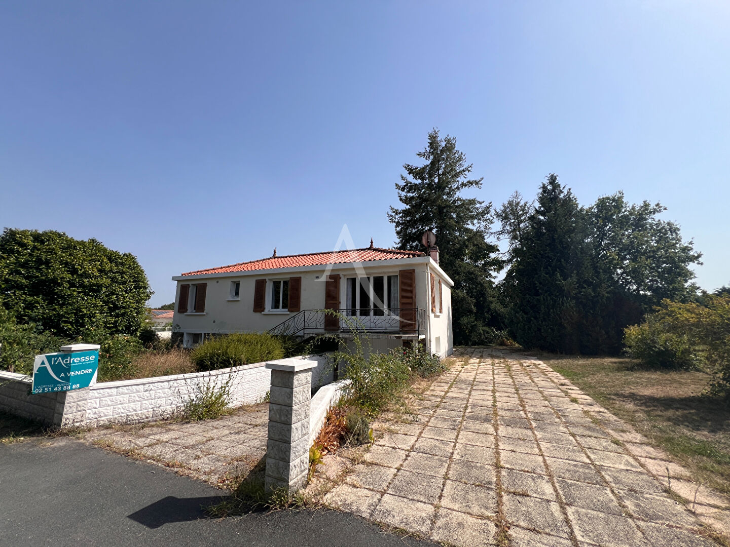 Agence immobilière de SARL L'IMMOBILIERE 2000