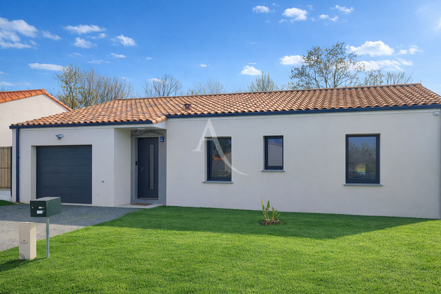 Agence immobilière de SARL L'IMMOBILIERE 2000