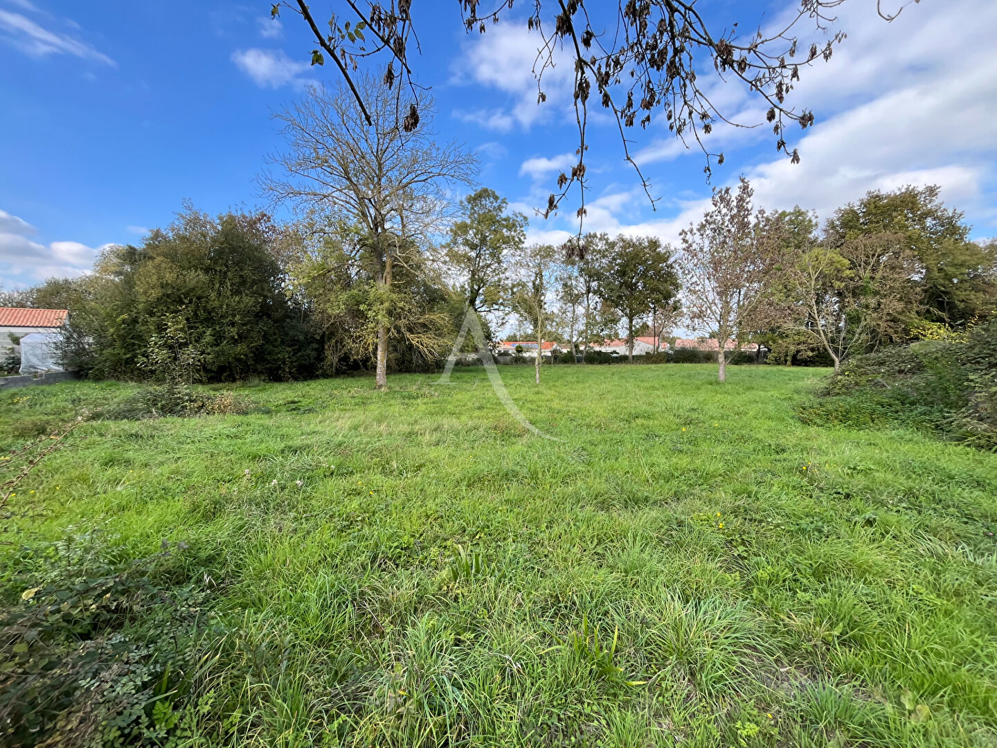 GRAND TERRAIN A BATIR   - COMMEQUIERS