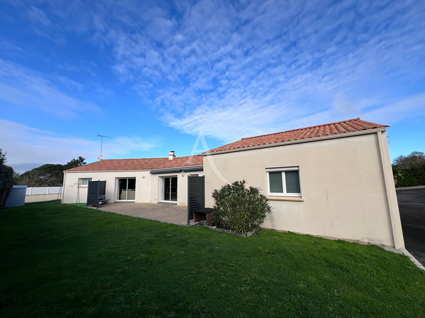 Agence immobilière de SARL L'IMMOBILIERE 2000