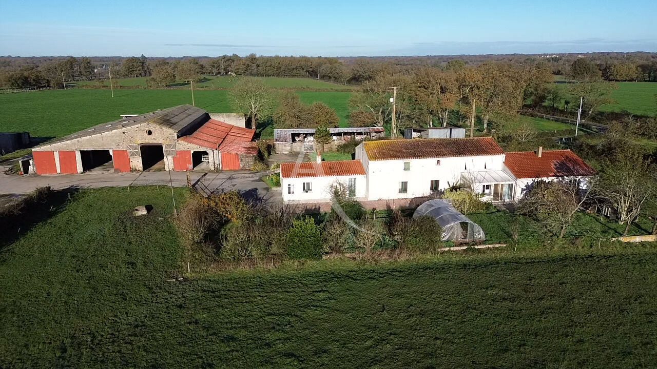 Ferme Le Poire Sur Vie 9 pièce(s) - MAISON FAMILIALE -