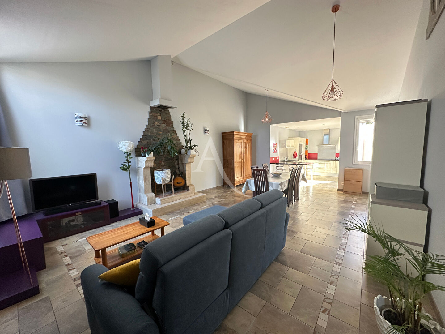 Agence immobilière de SARL L'IMMOBILIERE 2000