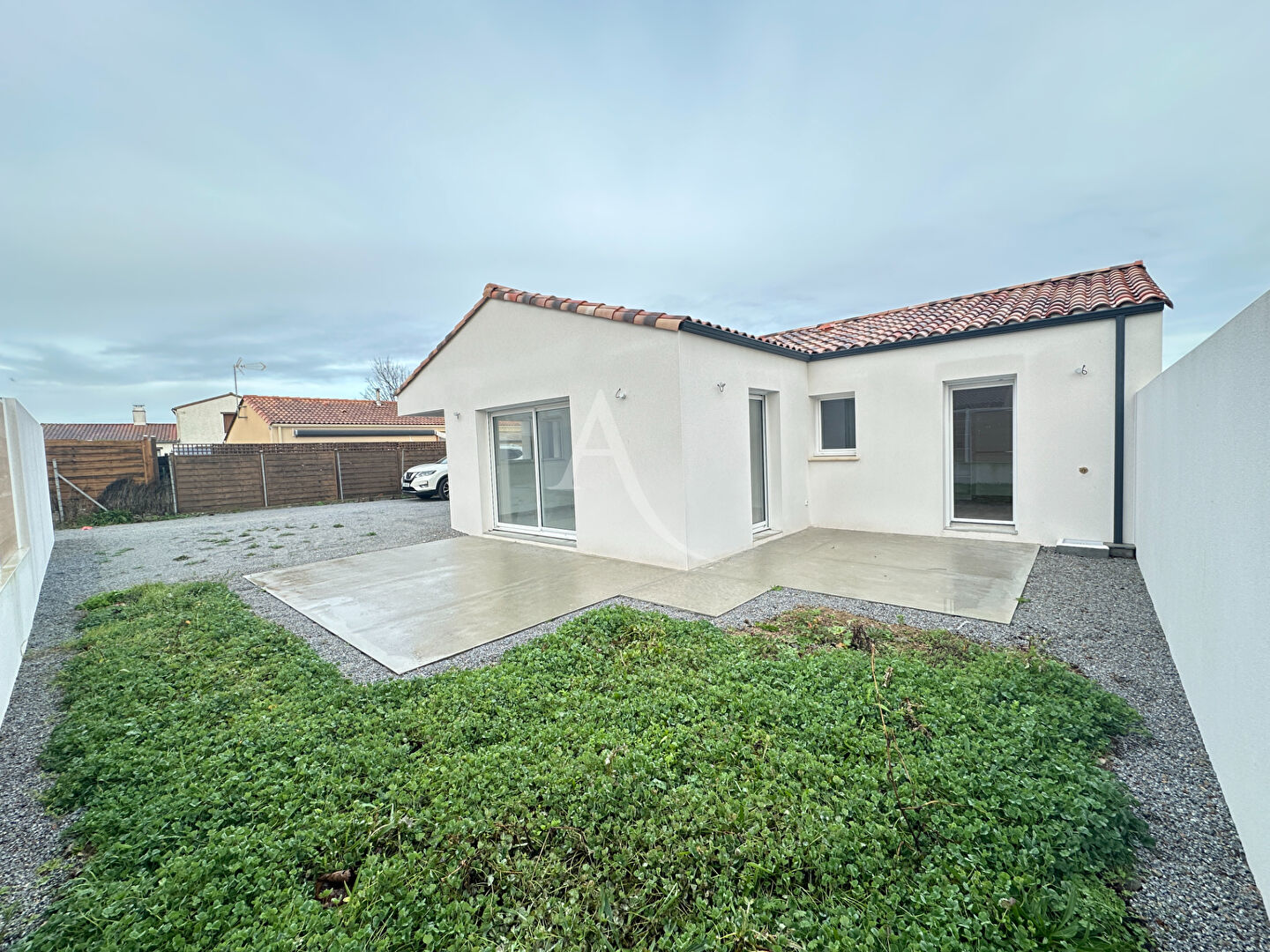 Agence immobilière de SARL L'IMMOBILIERE 2000