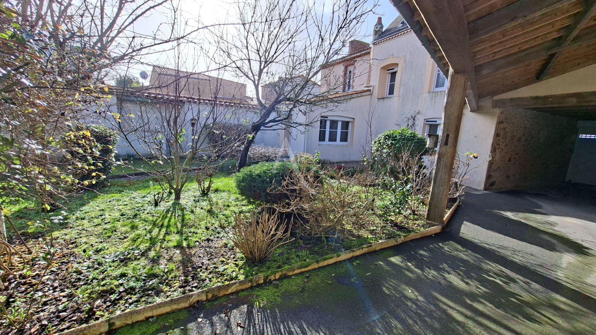 Agence immobilière de SARL L'IMMOBILIERE 2000