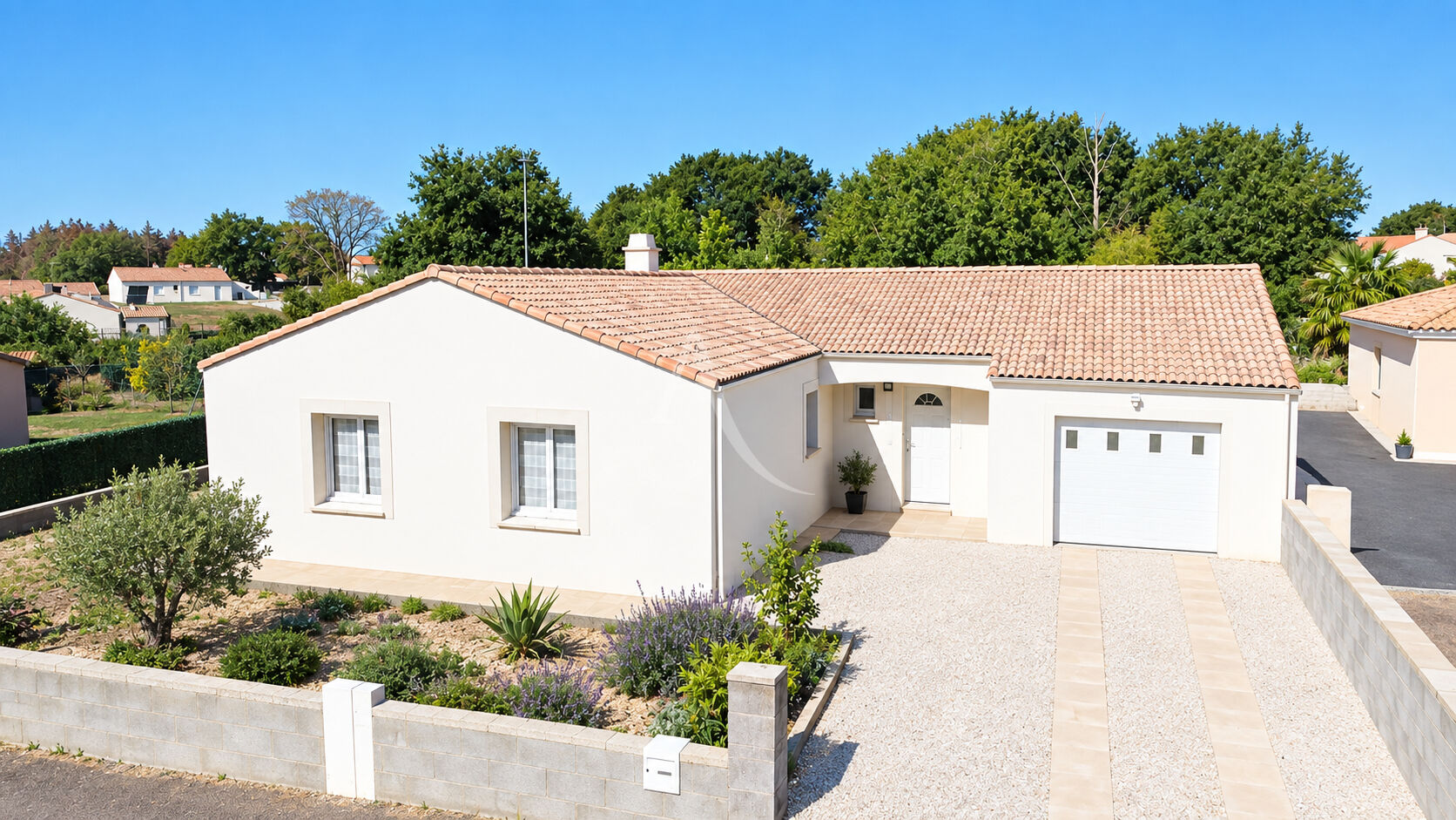 Agence immobilière de SARL L'IMMOBILIERE 2000