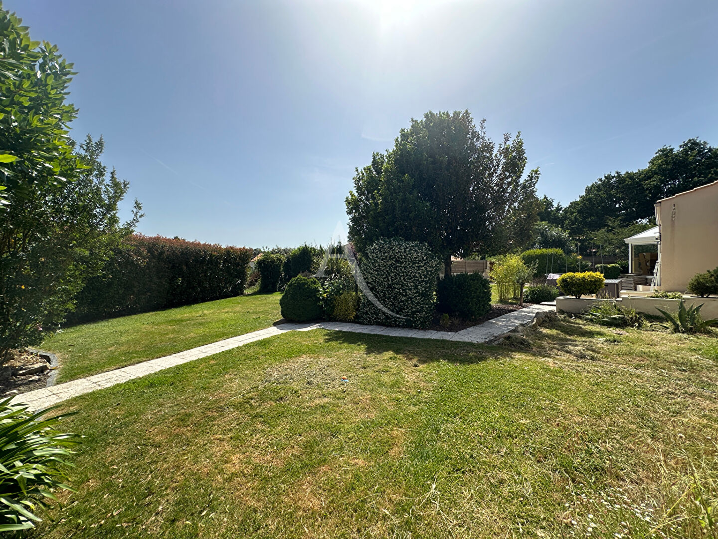 Agence immobilière de SARL L'IMMOBILIERE 2000