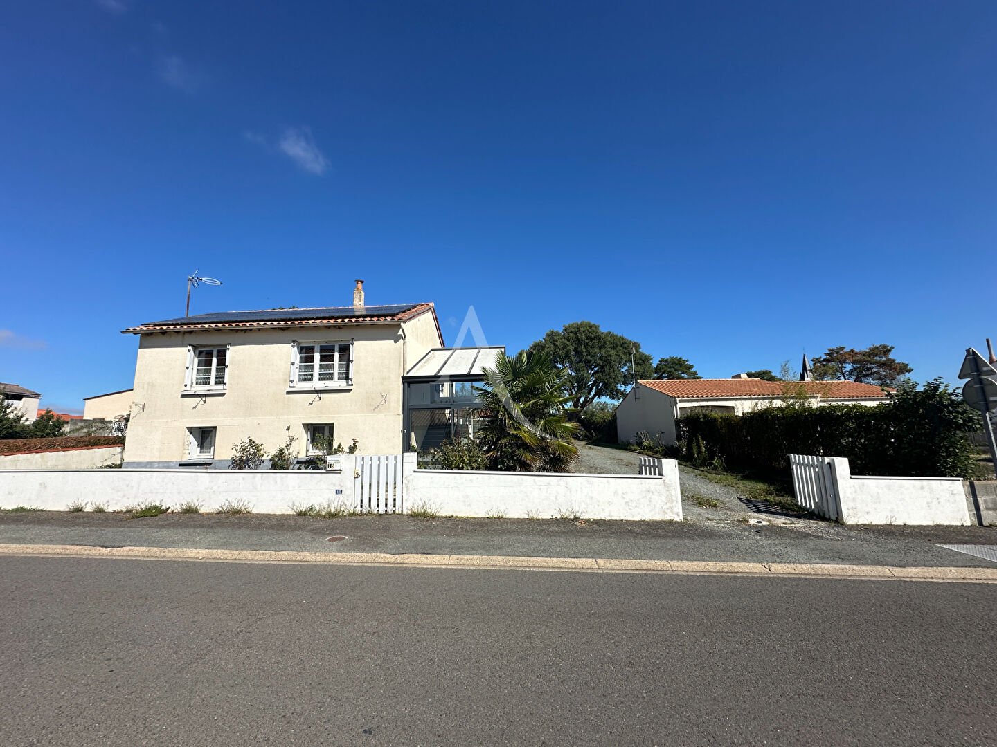 Agence immobilière de SARL L'IMMOBILIERE 2000