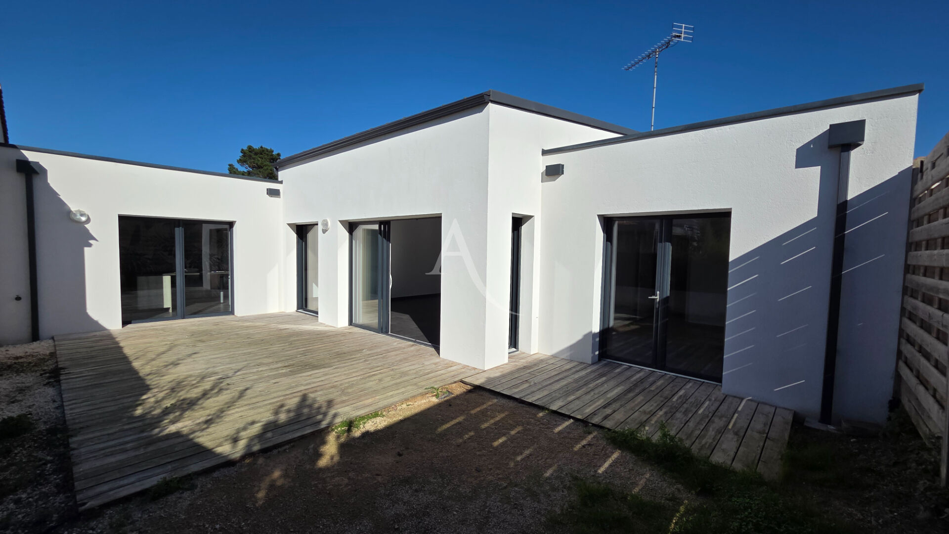 Agence immobilière de L'ADRESSE  IMMO 2000 - L'ADRESSE IMMO 2000 Transaction