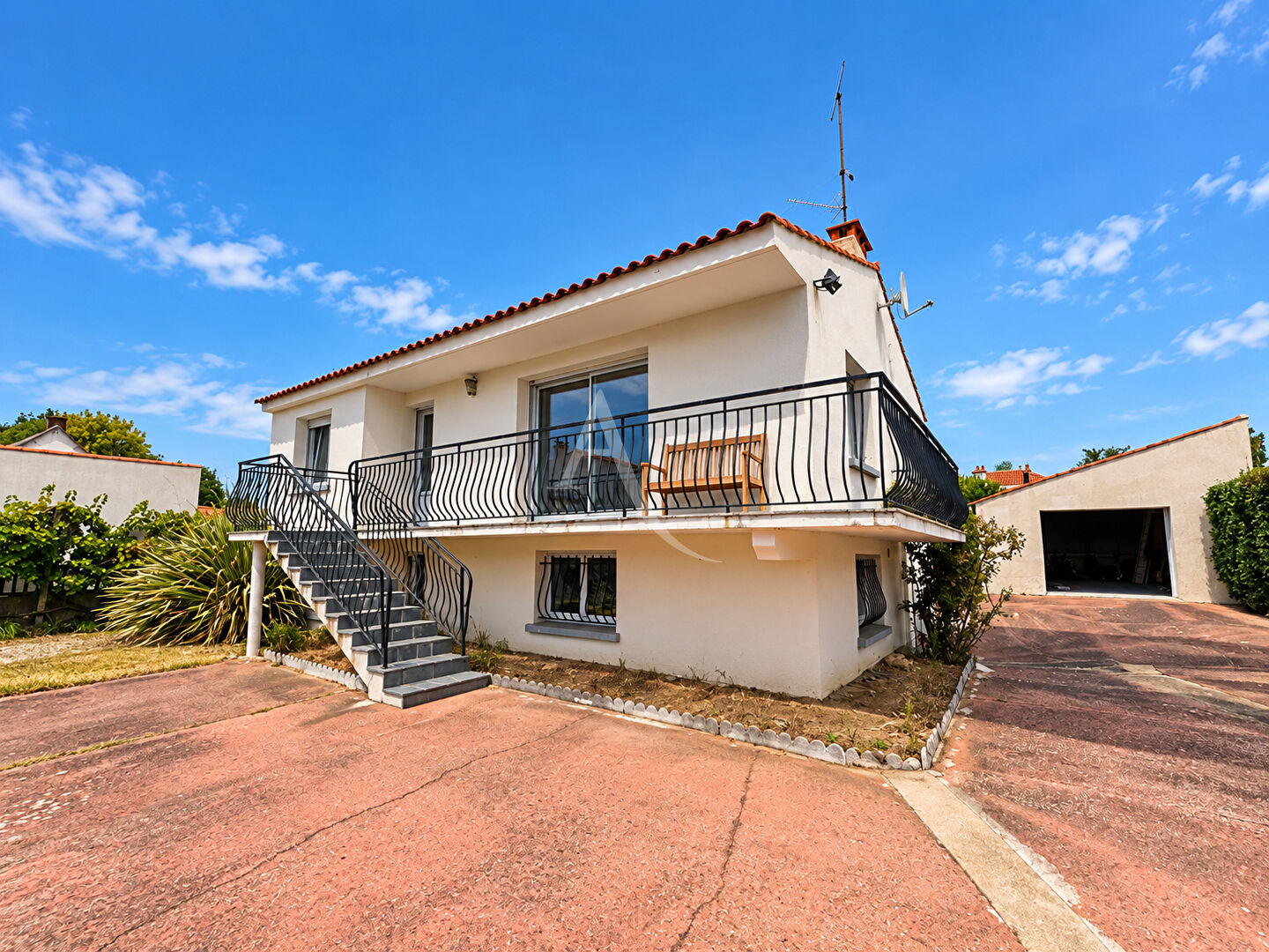 Agence immobilière de L'ADRESSE  IMMO 2000 - L'ADRESSE IMMO 2000 Transaction