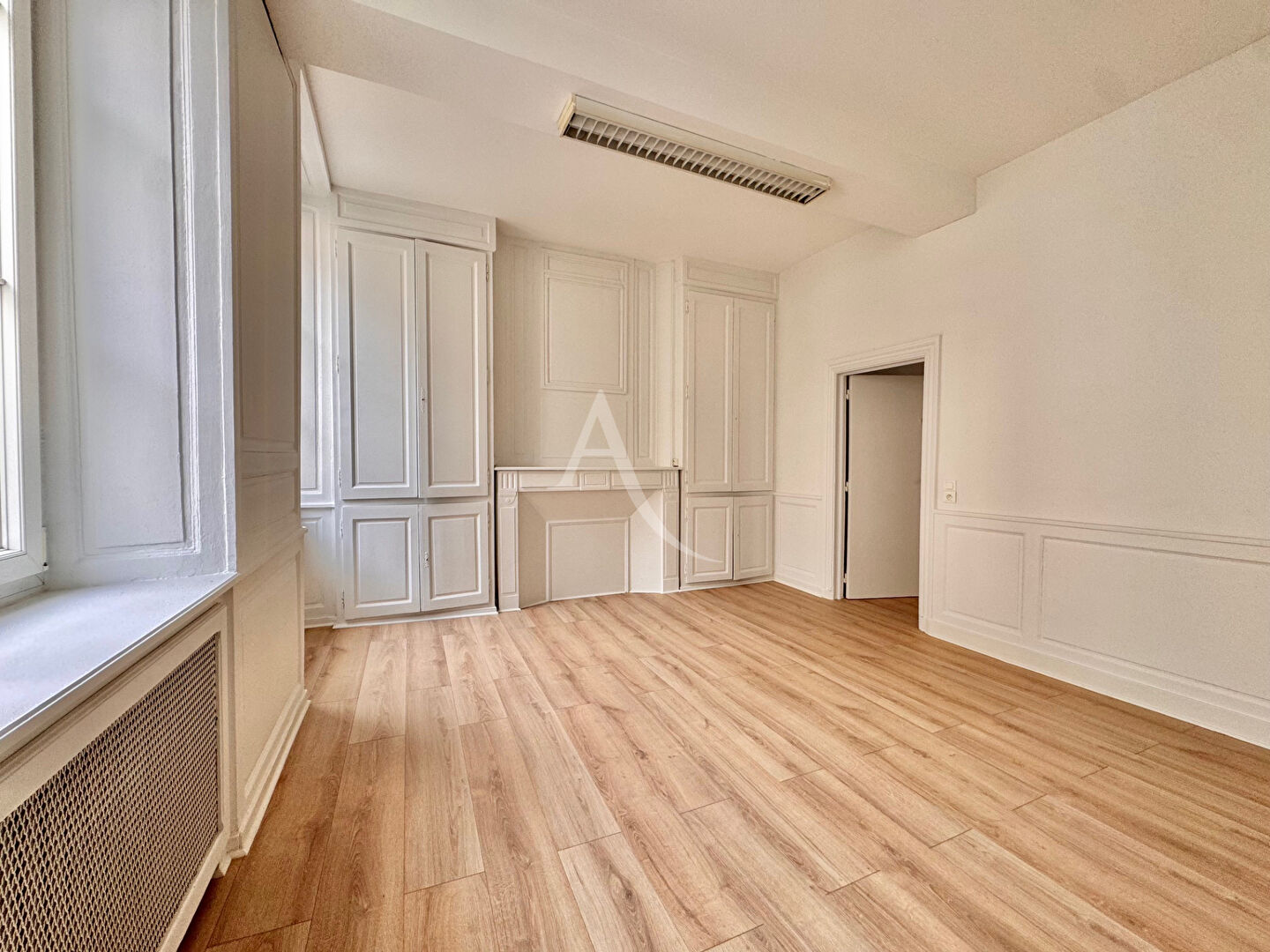 Photo Local commercial Reims 220 m2 image 2/6