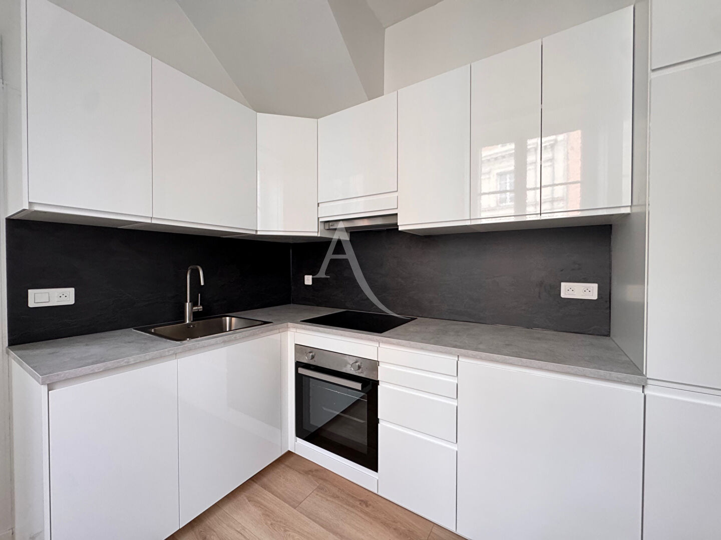 Photo Local commercial Reims 220 m2 image 4/6