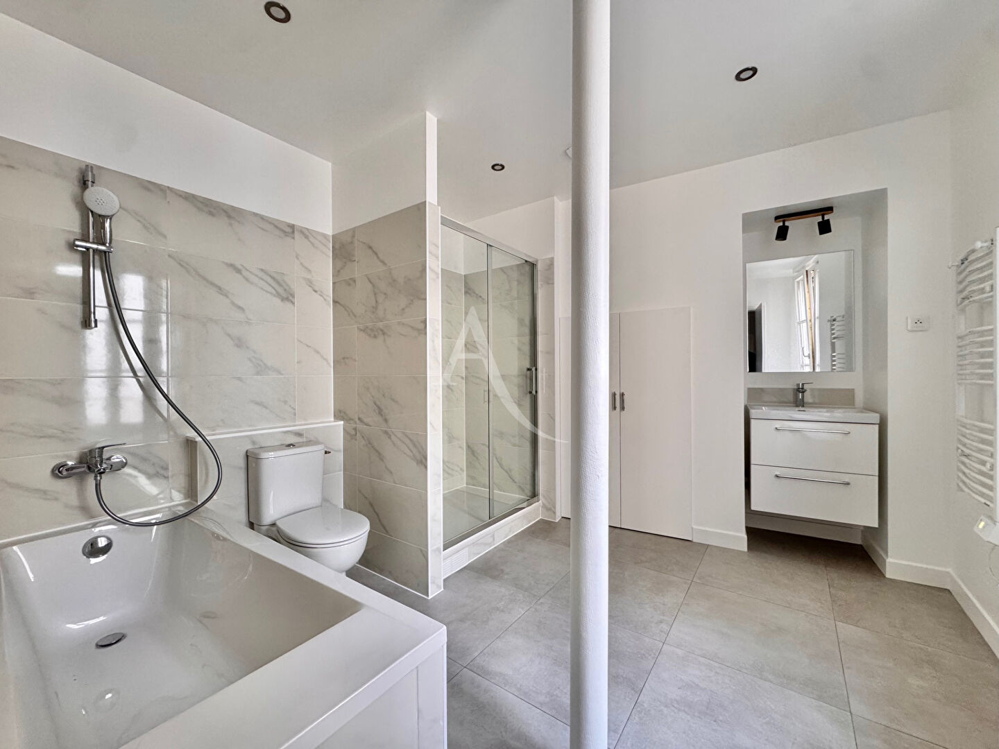 Photo Local commercial Reims 220 m2 image 5/6