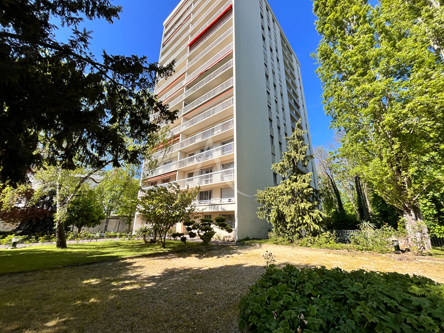 Agence immobilière de L'Adresse DREUX IMMOBILIER - DREUX IMMOBILIER