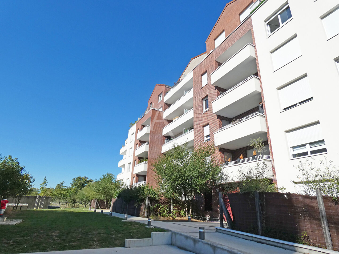 Photo Appartement Neuilly Sur Marne 2 pièce(s) 54.07 m2 image 1/6