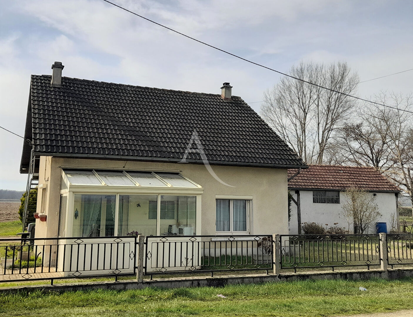 Photo En vente COURS-LES-BARRES  - MAISON DE PLAIN-PIED AVEC TERRAIN ET GARAGE - image 2/6