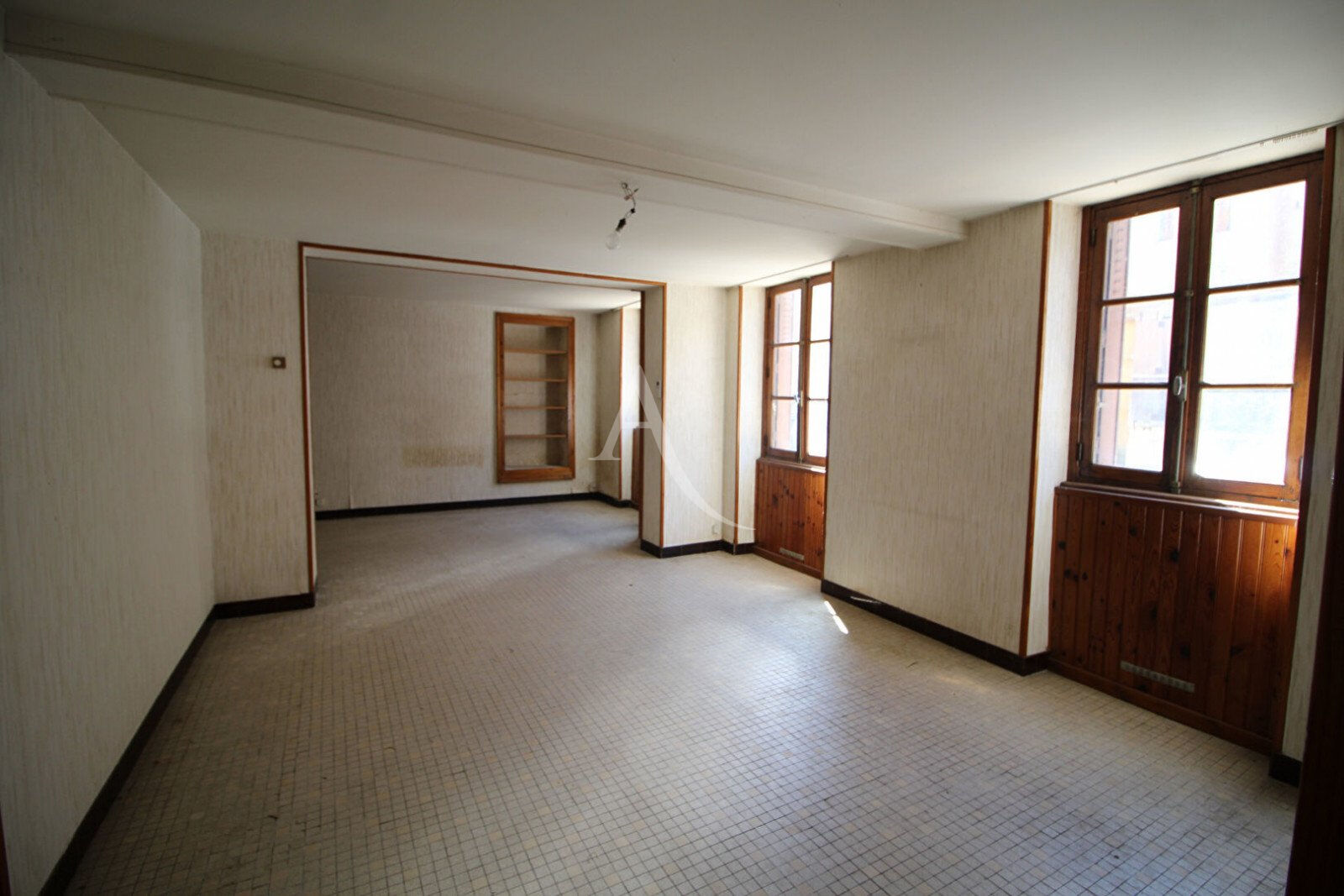 Photo EN VENTE - PREMERY -2 H 30 PARIS - Ensemble de 2 maisons de ville. Cour privative . 5 chambres image 2/6