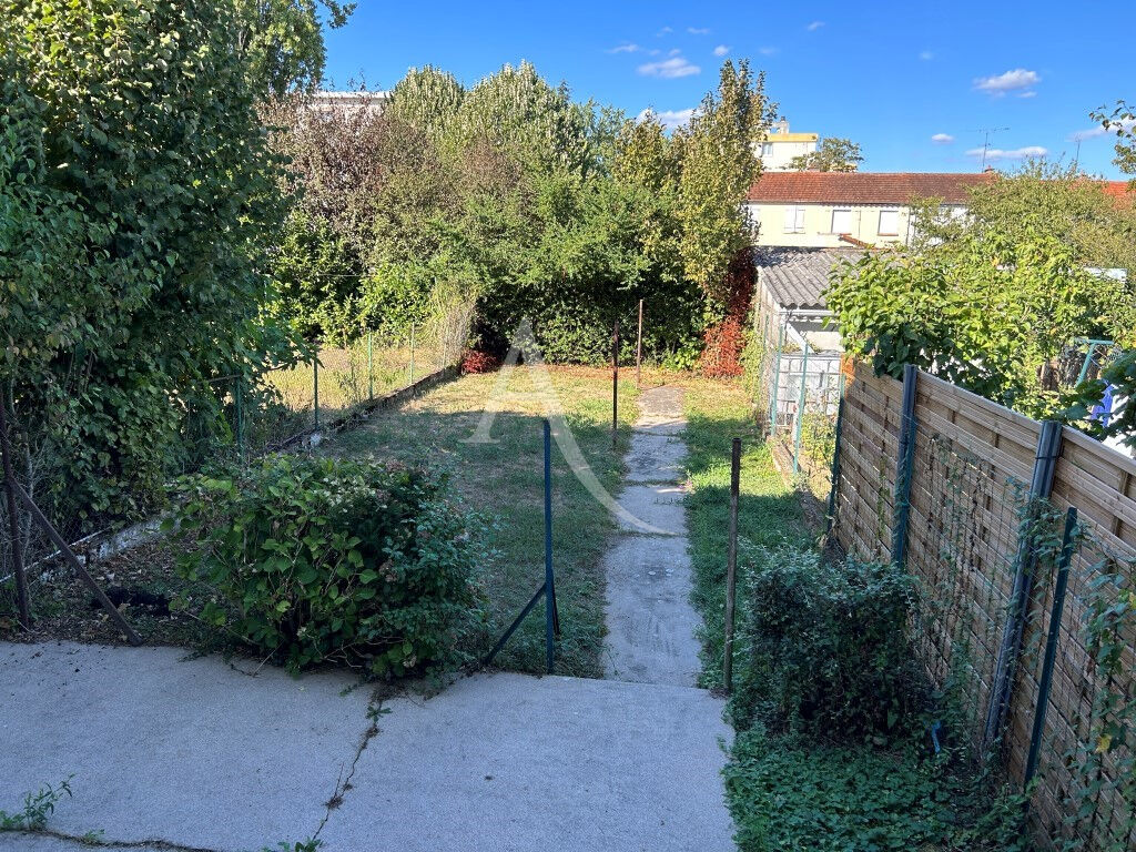 Photo EN VENTE - NEVERS- 2 H PARIS - Maison sur sous-sol  3 Chambres terrain image 2/6