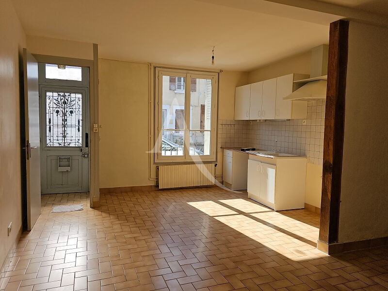 Photo Maison en vente  Cosne Sur Loire 4 pièce(s) 70 m2 2 chambres jardin image 2/6