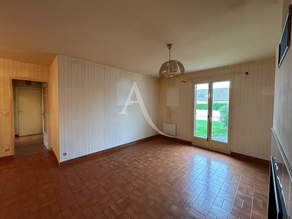 Photo EN VENTE - VARENNES VAUZELLES -Maison plain pied 3 chambres terrain image 4/6