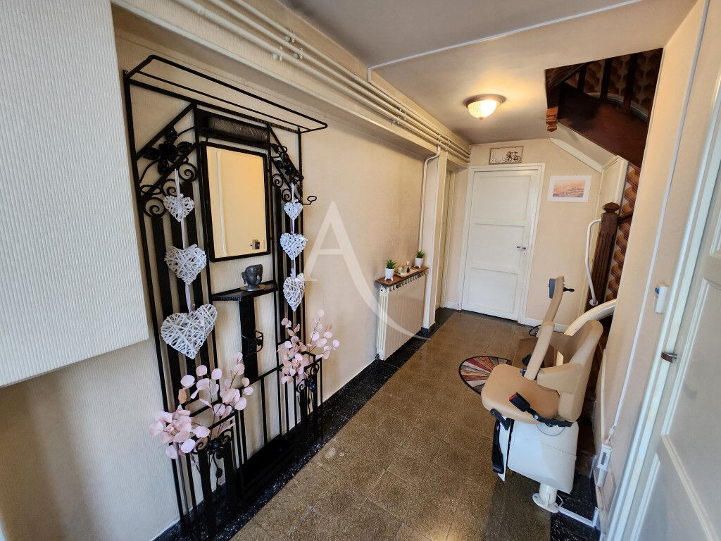 Photo EN VENTE - NEVERS - Maison de ville 4 chambres terrain garage image 2/6