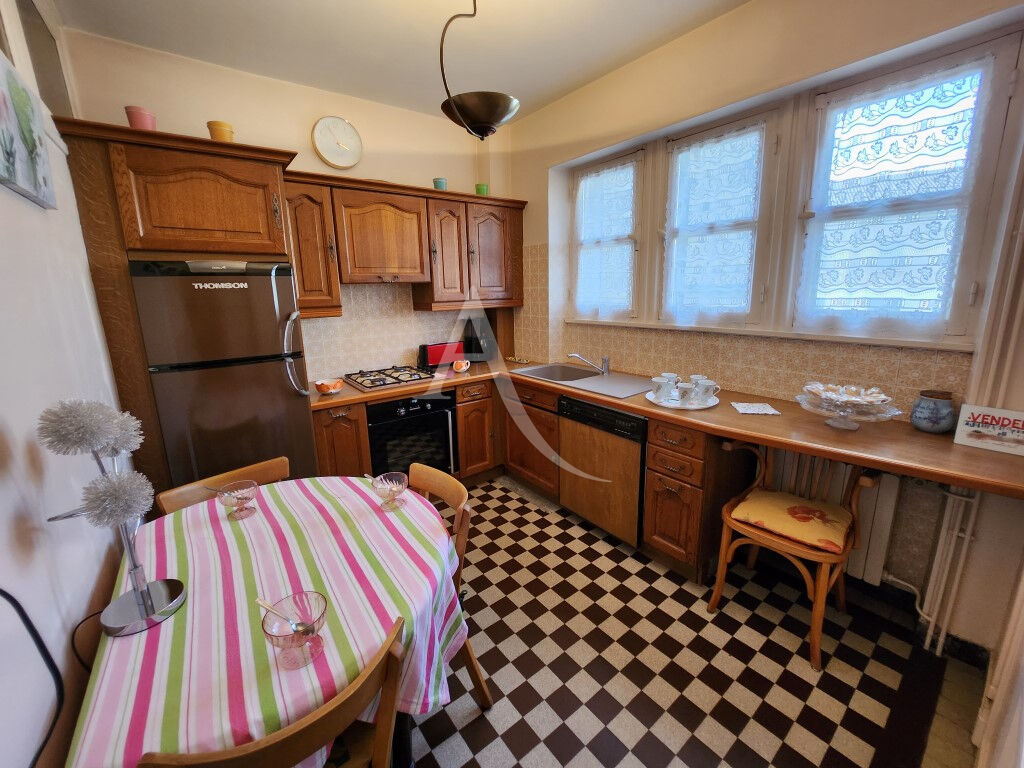 Photo EN VENTE - NEVERS - Maison de ville 4 chambres terrain garage image 4/6