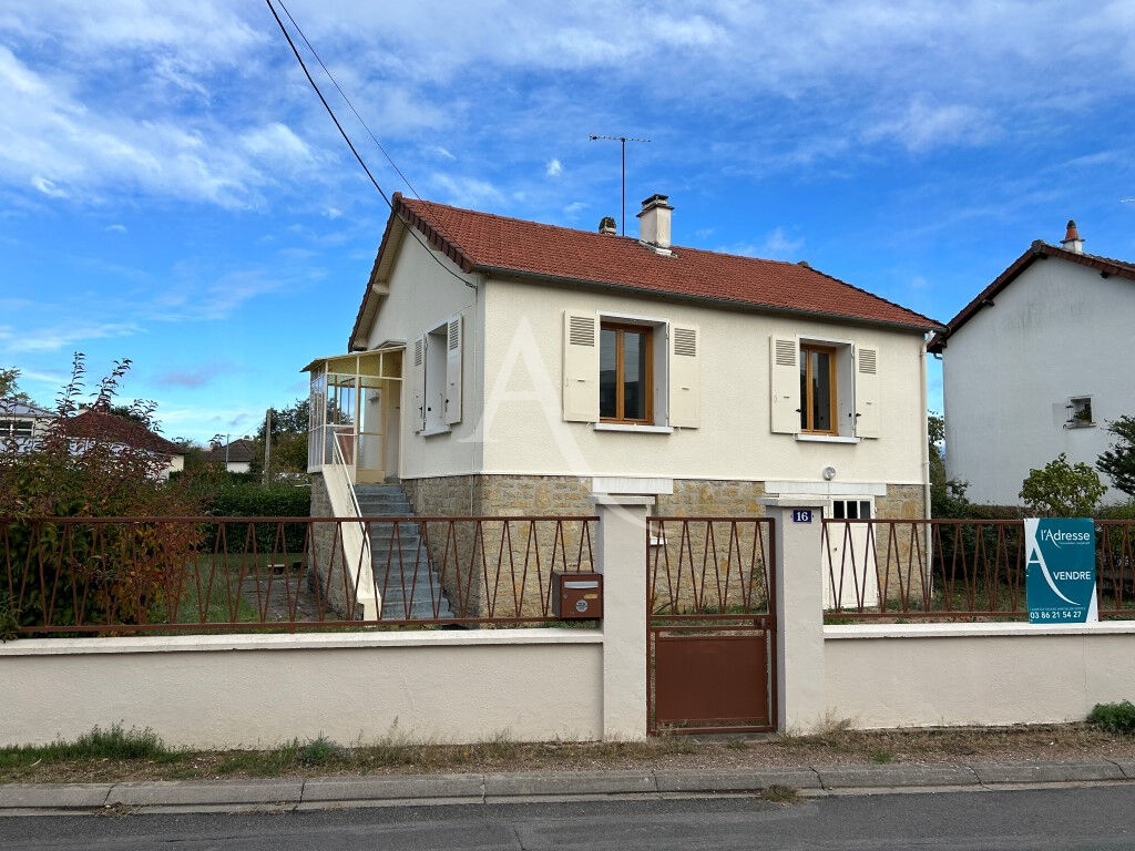 A VENDRE - VARENNES VAUZELLES - Maison 2 chambres, bureau, terrain