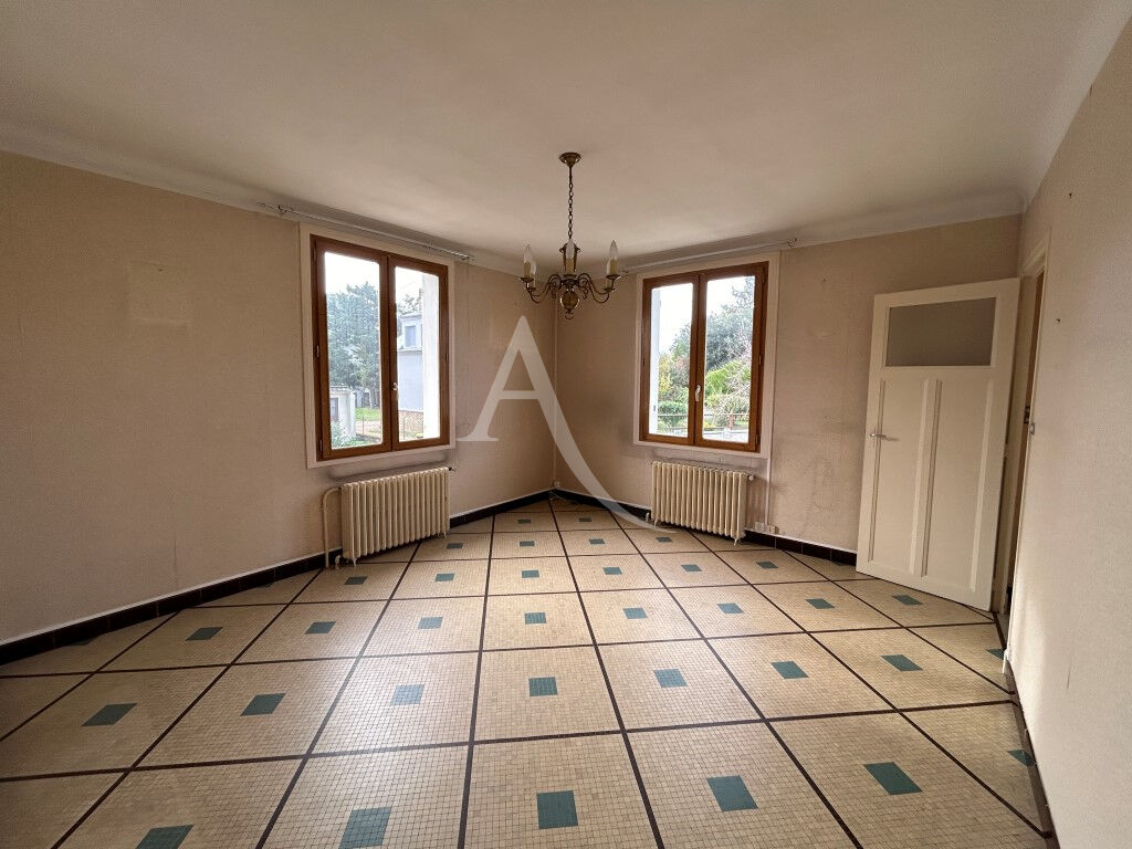 Photo A VENDRE - VARENNES VAUZELLES - Maison 2 chambres, bureau, terrain image 2/6