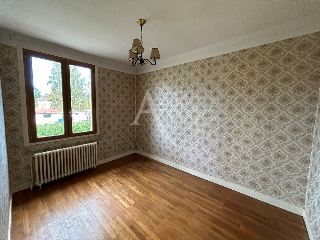 Photo A VENDRE - VARENNES VAUZELLES - Maison 2 chambres, bureau, terrain image 4/6